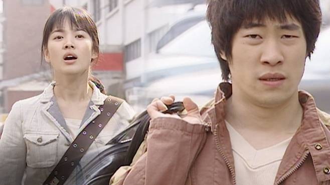 1 tài tử "ôm hận" 20 năm mới tố cáo Song Hye Kyo giả tạo- Ảnh 1. 1 tài tử "ôm hận" 20 năm mới tố cáo Song Hye Kyo giả tạo- Ảnh 1.