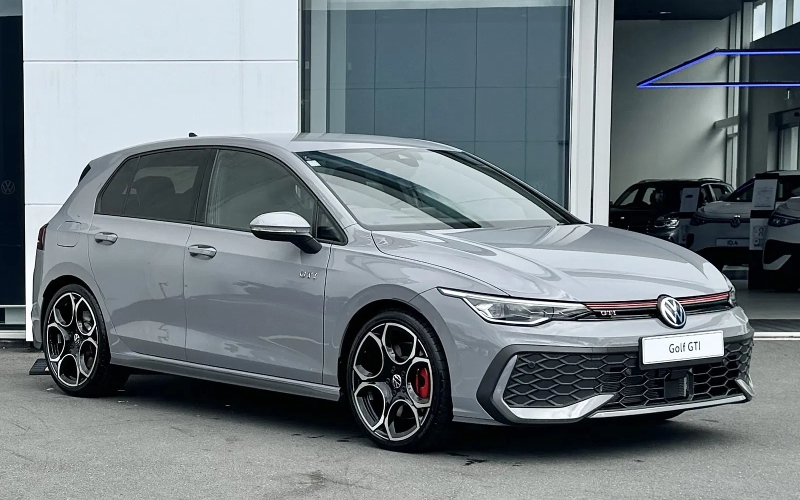 Civic Type R, Golf v&agrave; xe chơi tại Việt Nam: Đắt đỏ, thiếu đất diễn nhưng vẫn đ&aacute;ng để mang về- Ảnh 4.