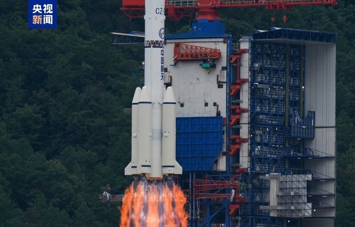 Trung Quốc Vừa Phóng Hai Vệ Tinh Quan Trọng Vào Không Gian- Ảnh 1. Trung Quốc Vừa Phóng Hai Vệ Tinh Quan Trọng Vào Không Gian- Ảnh 1.