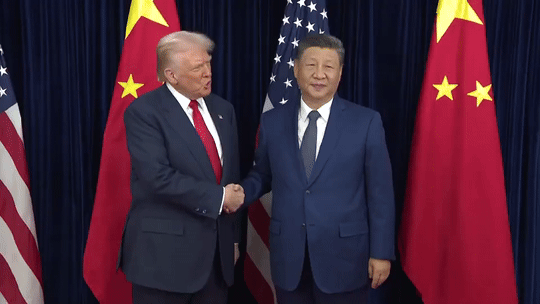 Ông Trump chấm 10/12 cho cuộc gặp với ông Tập: Hạ thuế cho Trung Quốc, dàn xếp cả vấn đề đất hiếm- Ảnh 7. Ông Trump chấm 10/12 cho cuộc gặp với ông Tập: Hạ thuế cho Trung Quốc, dàn xếp cả vấn đề đất hiếm- Ảnh 7.