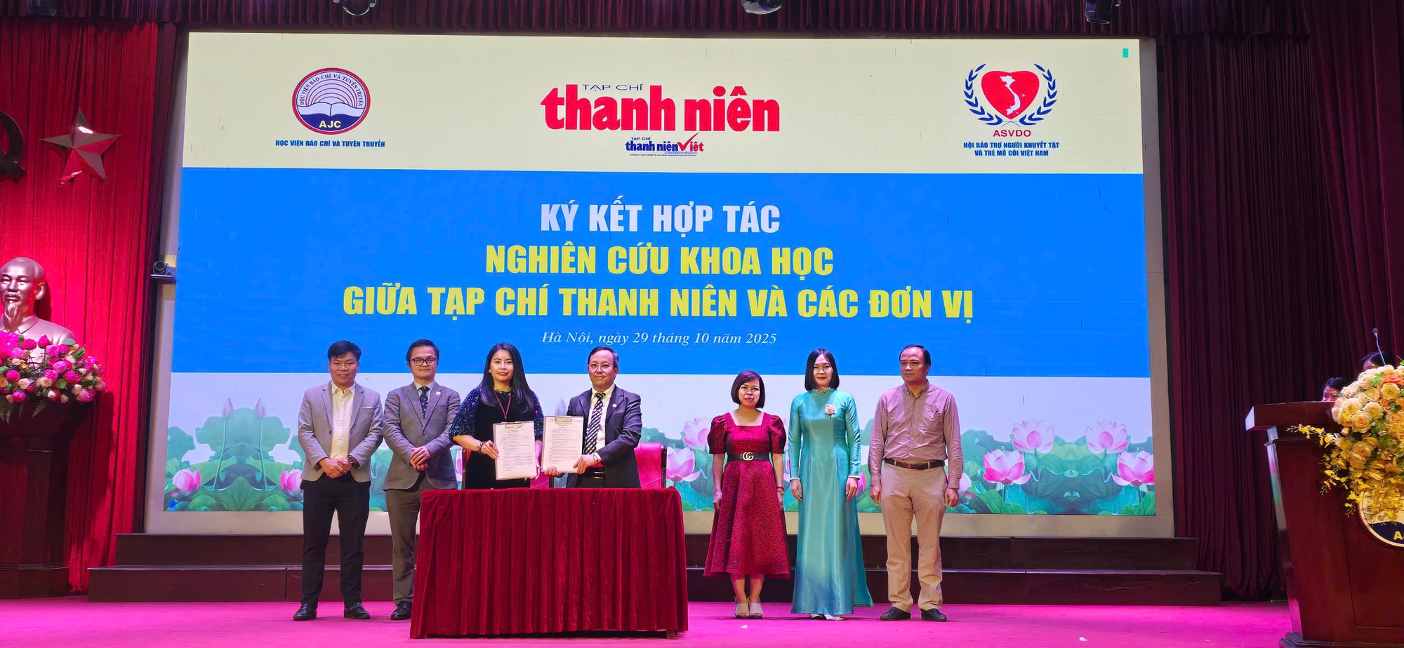 Lễ tổng kết, trao giải cuộc thi viết 'Vượt l&ecirc;n số phận' lần VIII- Ảnh 14.