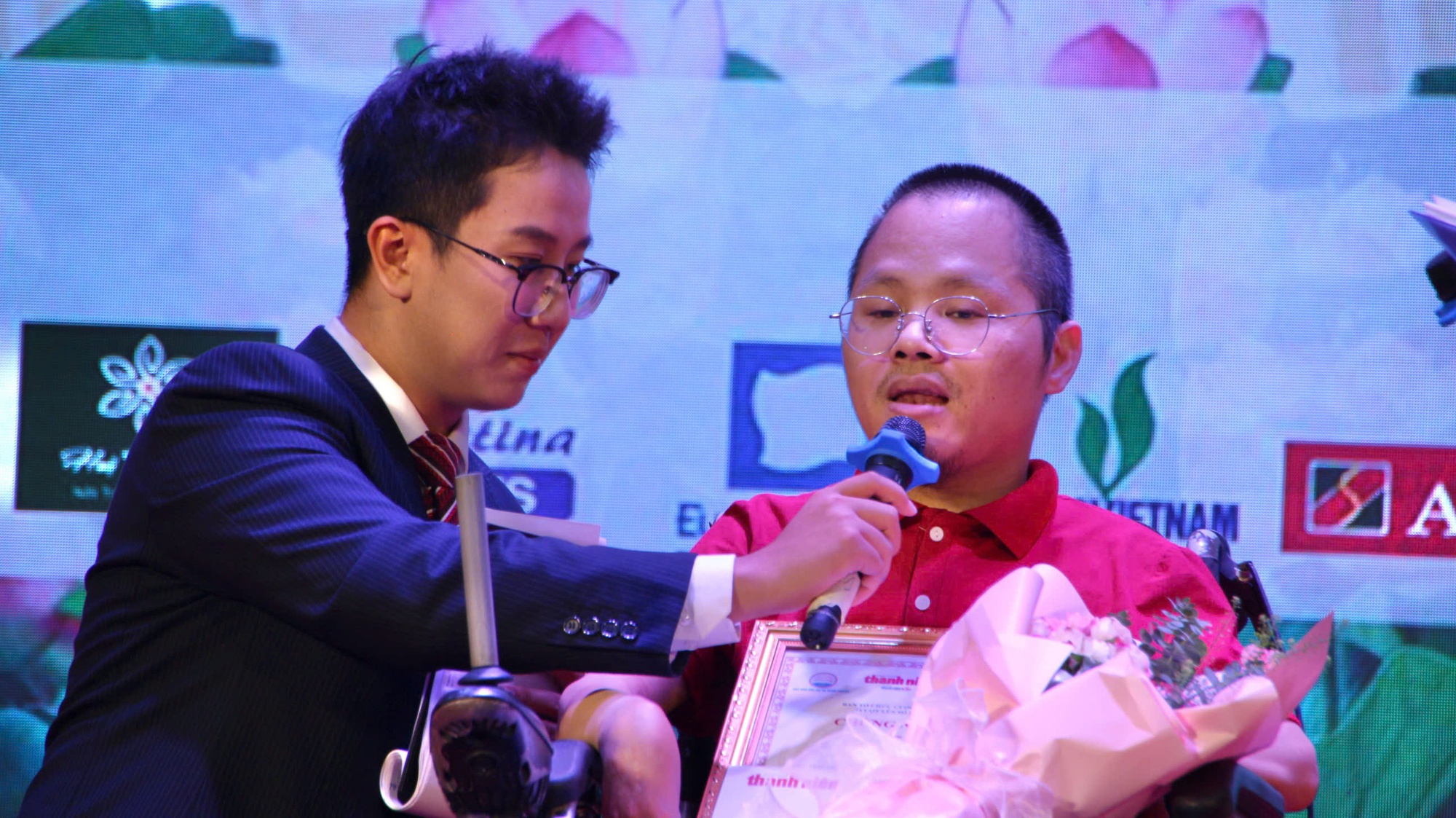 Lễ tổng kết, trao giải cuộc thi viết 'Vượt l&ecirc;n số phận' lần VIII- Ảnh 19.