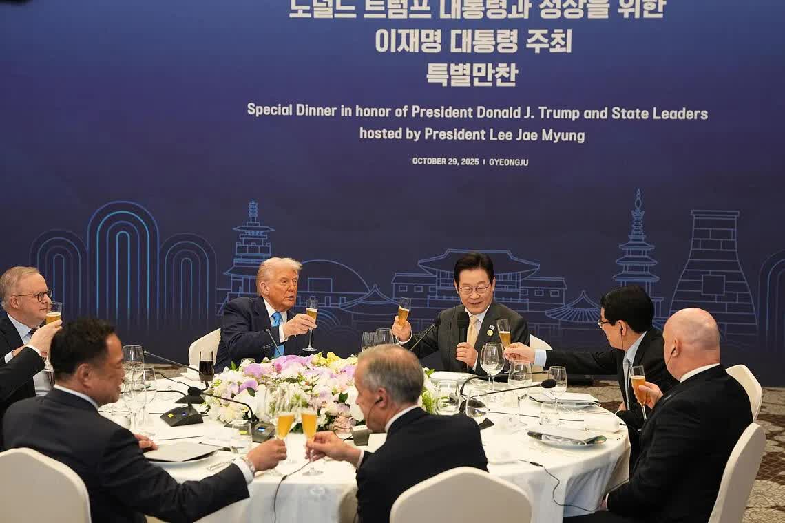 C&oacute; g&igrave; trong bữa tiệc H&agrave;n Quốc thết đ&atilde;i &ocirc;ng Trump v&agrave; c&aacute;c l&atilde;nh đạo APEC?- Ảnh 1.