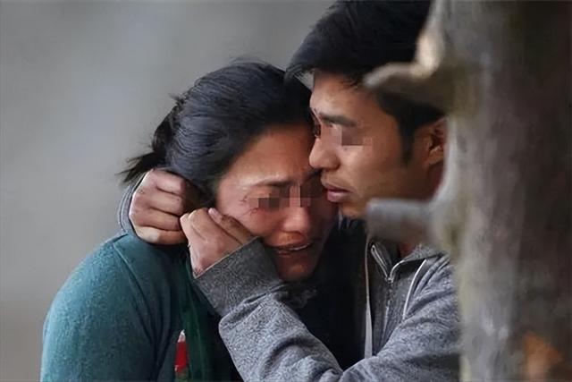 Bé gái 8 tuổi hét lúc nửa đêm, than đau bụng dưới - Kiểm tra toàn thân, bác sĩ hoảng hốt: Bé gái 8 tuổi hét lúc nửa đêm, than đau bụng dưới - Kiểm tra toàn thân, bác sĩ hoảng hốt: