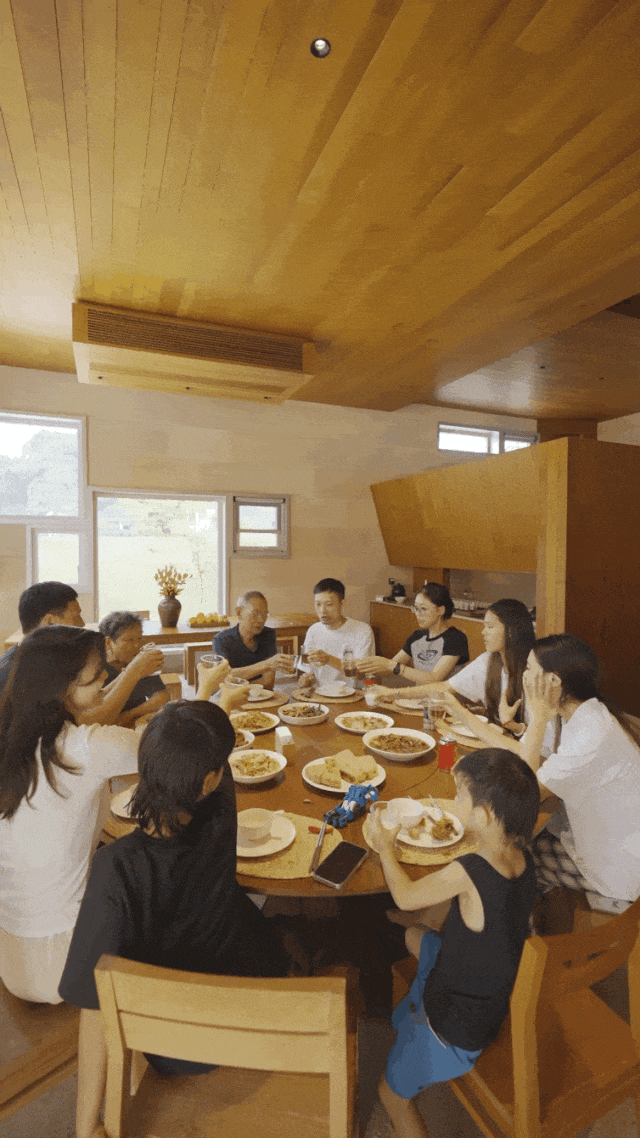 Doanh nhân chi tiền xây nhà 4 tầng to nhất làng cho bố mẹ dưỡng già, đủ chỗ cho đại gia đình 30 thành viên chung sống: “Tôi lãi bất ngờ”- Ảnh 11.