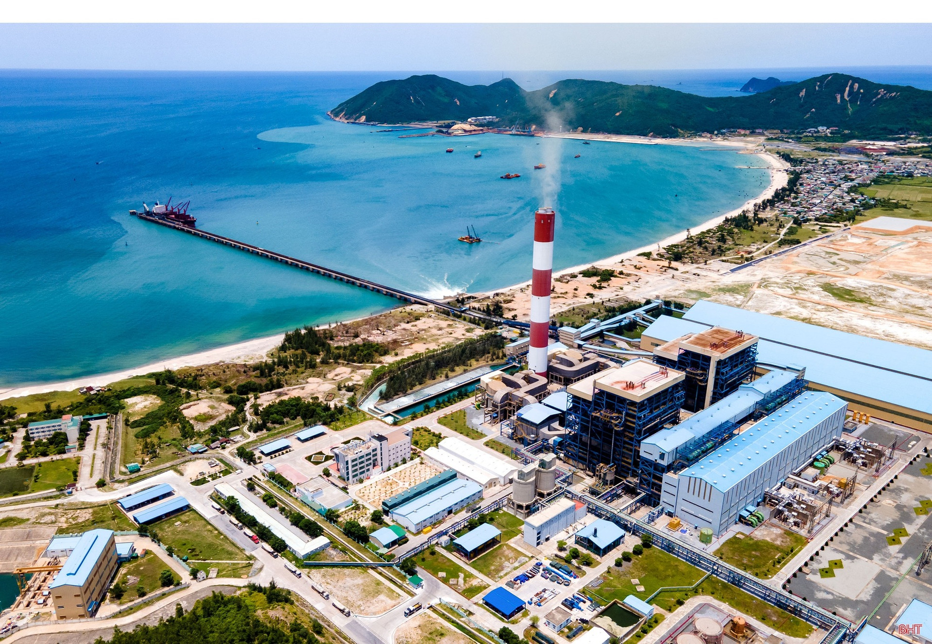 Loạt dự án lớn của Vingroup tại quê nhà tỷ phú Phạm Nhật Vượng “cấp tốc” được giải phóng mặt bằng- Ảnh 1. Loạt dự án lớn của Vingroup tại quê nhà tỷ phú Phạm Nhật Vượng “cấp tốc” được giải phóng mặt bằng- Ảnh 1.