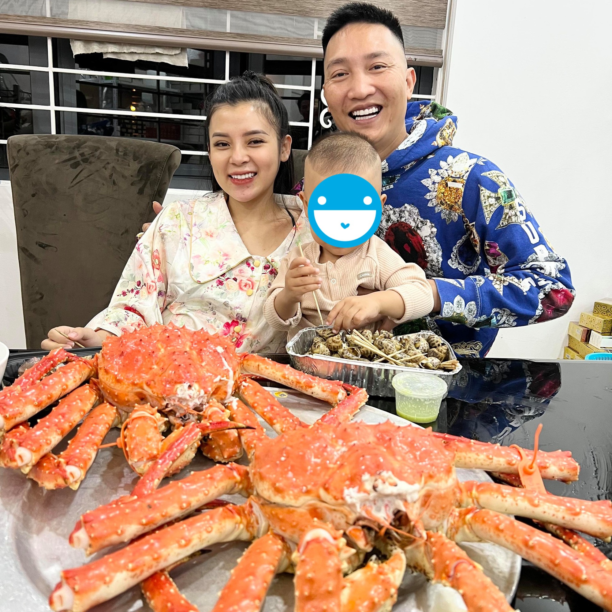 Bữa ăn của Huấn Hoa Hồng- Ảnh 1. Bữa ăn của Huấn Hoa Hồng- Ảnh 1.