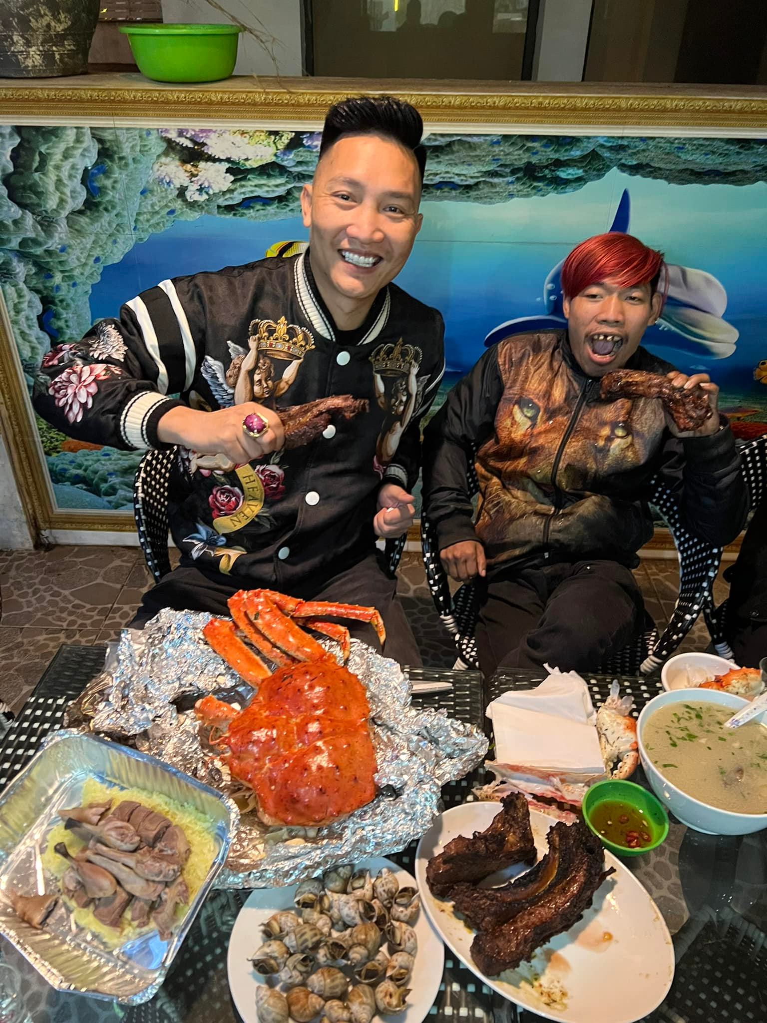 Bữa ăn của Huấn Hoa Hồng- Ảnh 8. Bữa ăn của Huấn Hoa Hồng- Ảnh 8.