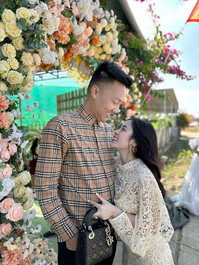 Vợ Huấn Hoa Hồng l&agrave; ai?- Ảnh 3.