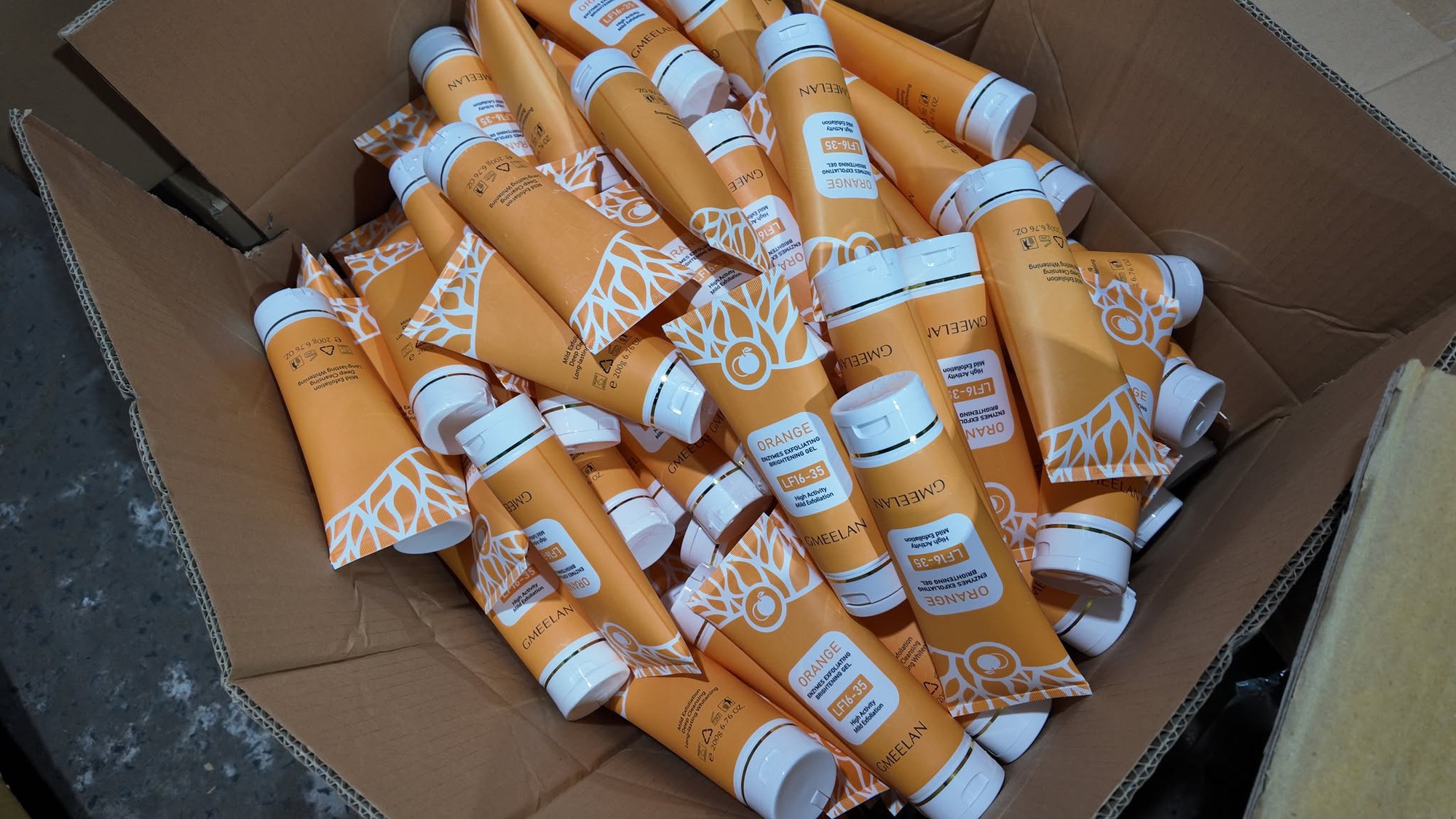 Phá đường dây sản xuất, buôn bán mỹ phẩm giả nhãn hiệu Vichy, My Gold Korea Red Ginseng quy mô lớn tại TP.HCM- Ảnh 4. Phá đường dây sản xuất, buôn bán mỹ phẩm giả nhãn hiệu Vichy, My Gold Korea Red Ginseng quy mô lớn tại TP.HCM- Ảnh 4.