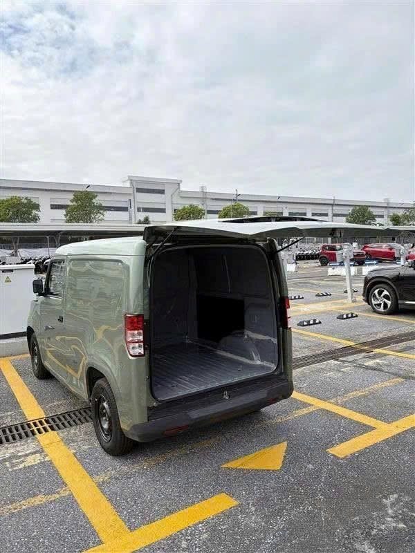 VinFast "sửa" một th&ocirc;ng số quan trọng của EC Van: Đ&acirc;y l&agrave; một n&acirc;ng cấp miễn ph&iacute;?- Ảnh 5.