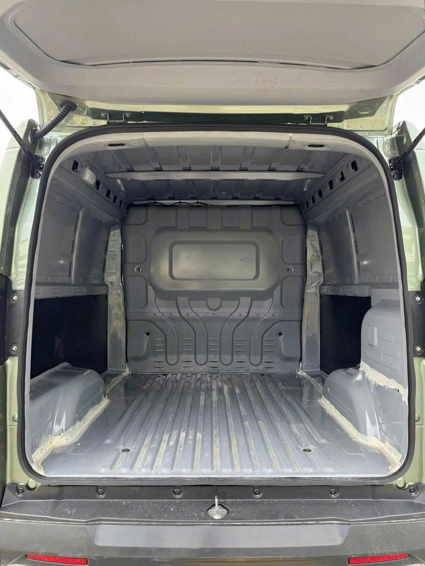 VinFast "sửa" một th&ocirc;ng số quan trọng của EC Van: Đ&acirc;y l&agrave; một n&acirc;ng cấp miễn ph&iacute;?- Ảnh 4.