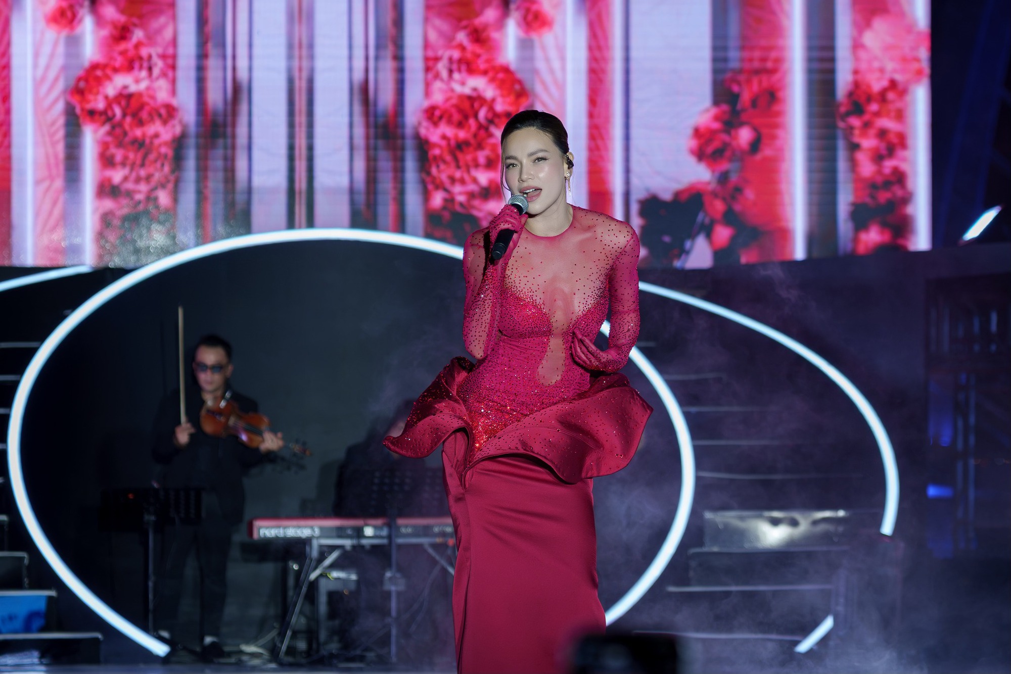 Ngại hết cả Hồ Ngọc H&agrave;!- Ảnh 7.