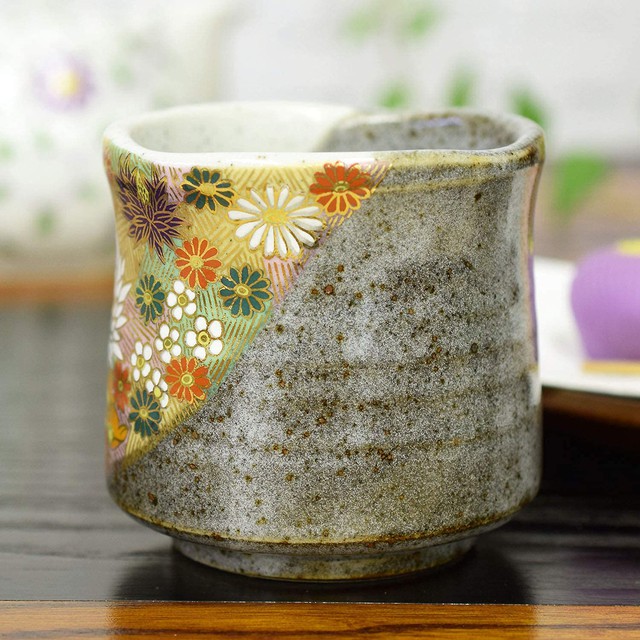 Tại sao người Nhật uống trà bằng chén không quai?- Ảnh 2.