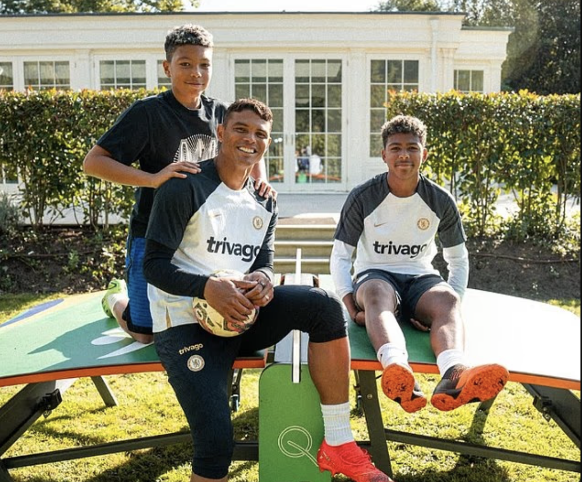 Con trai cựu danh thủ Brazil khoác áo đội tuyển U15 Anh- Ảnh 2. Con trai cựu danh thủ Brazil khoác áo đội tuyển U15 Anh- Ảnh 2.