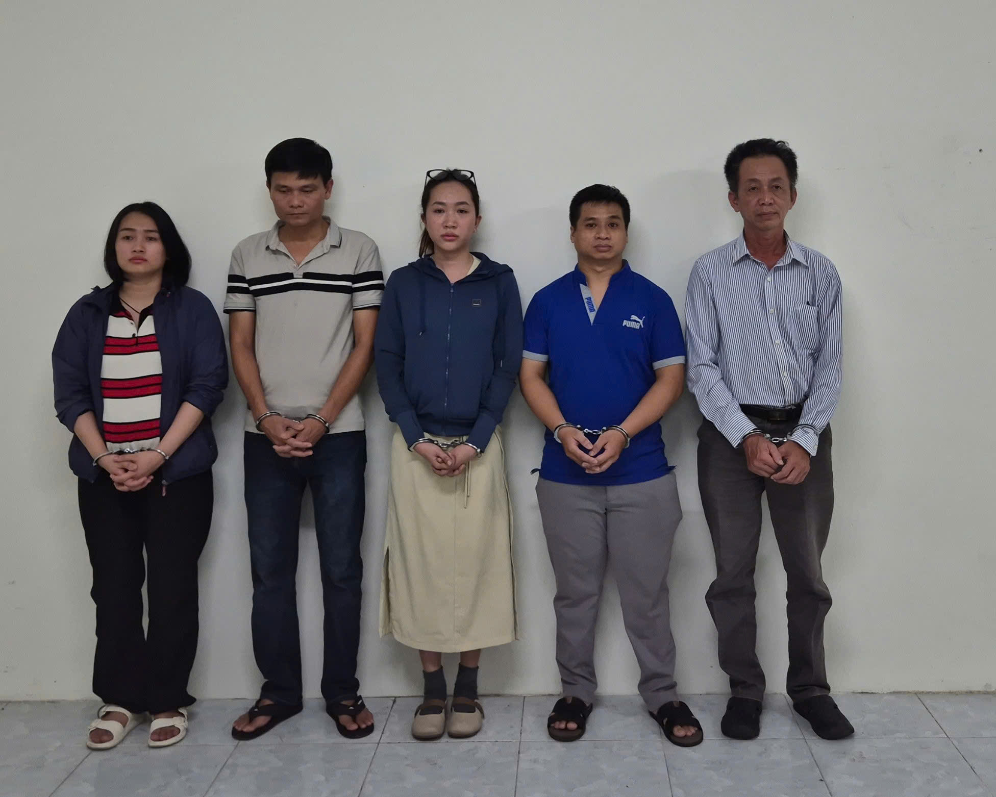 Công an TP HCM bắt chủ quán bar Destiny- Ảnh 1.