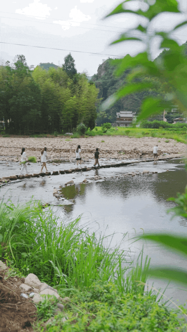 Doanh nhân chi tiền xây nhà 4 tầng to nhất làng cho bố mẹ dưỡng già, đủ chỗ cho đại gia đình 30 thành viên chung sống: “Tôi lãi bất ngờ”- Ảnh 13.