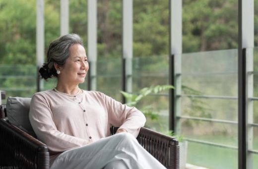 Sinh nhật tuổi 60, tôi tắt điện thoại, ngừng liên lạc với con cháu: Hóa ra cô độc là liều thuốc trường thọ, buồn quá thì nhờ cậy AI- Ảnh 1. Sinh nhật tuổi 60, tôi tắt điện thoại, ngừng liên lạc với con cháu: Hóa ra cô độc là liều thuốc trường thọ, buồn quá thì nhờ cậy AI- Ảnh 1.