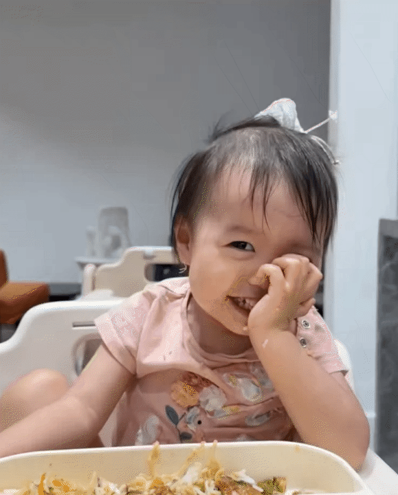 Cho con học trường quốc tế với học ph&iacute; 400 triệu/năm, bố bỉm Tuấn Dương 