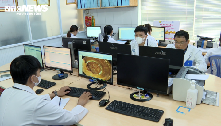 TP.HCM hướng đến ‘bệnh viện không giấy, không chờ đợi, không tiền mặt’- Ảnh 1. TP.HCM hướng đến ‘bệnh viện không giấy, không chờ đợi, không tiền mặt’- Ảnh 1.