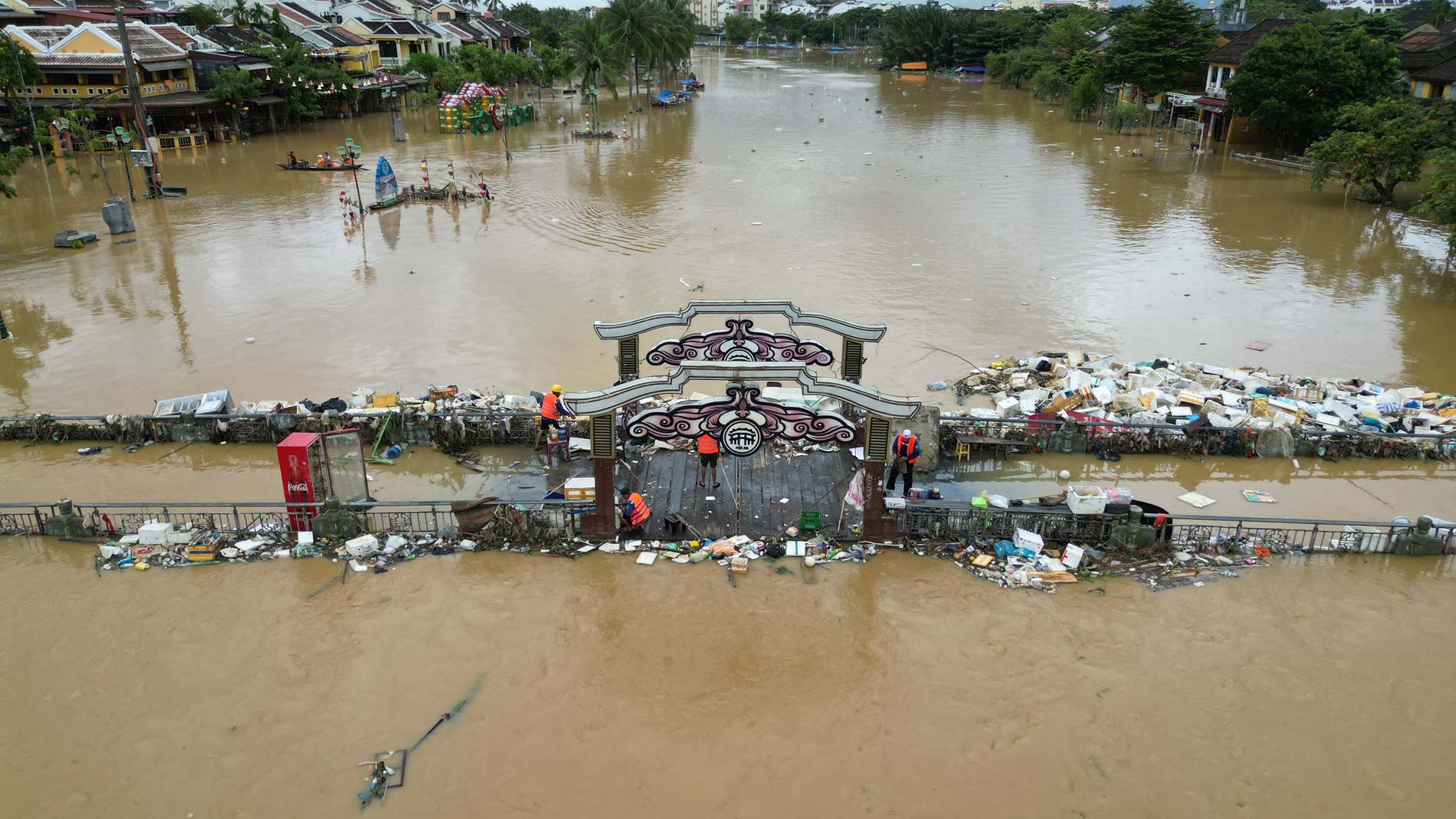 Không nhận ra Hội An sau trận lũ lịch sử- Ảnh 19. Không nhận ra Hội An sau trận lũ lịch sử- Ảnh 19.