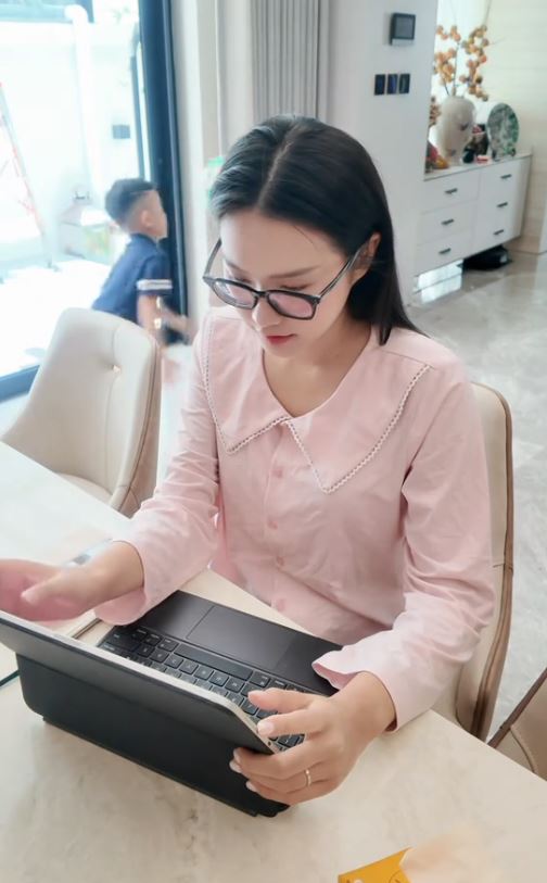 Thì ra Doãn Hải My - vợ Văn Hậu ở nhà là thế này- Ảnh 6. Thì ra Doãn Hải My - vợ Văn Hậu ở nhà là thế này- Ảnh 6.