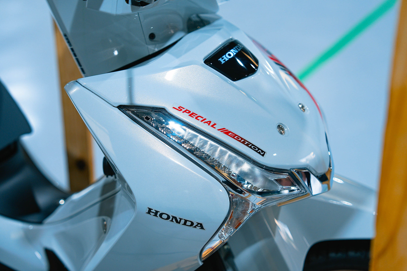 Honda Wave bản giới hạn được đưa về Việt Nam- Ảnh 10.