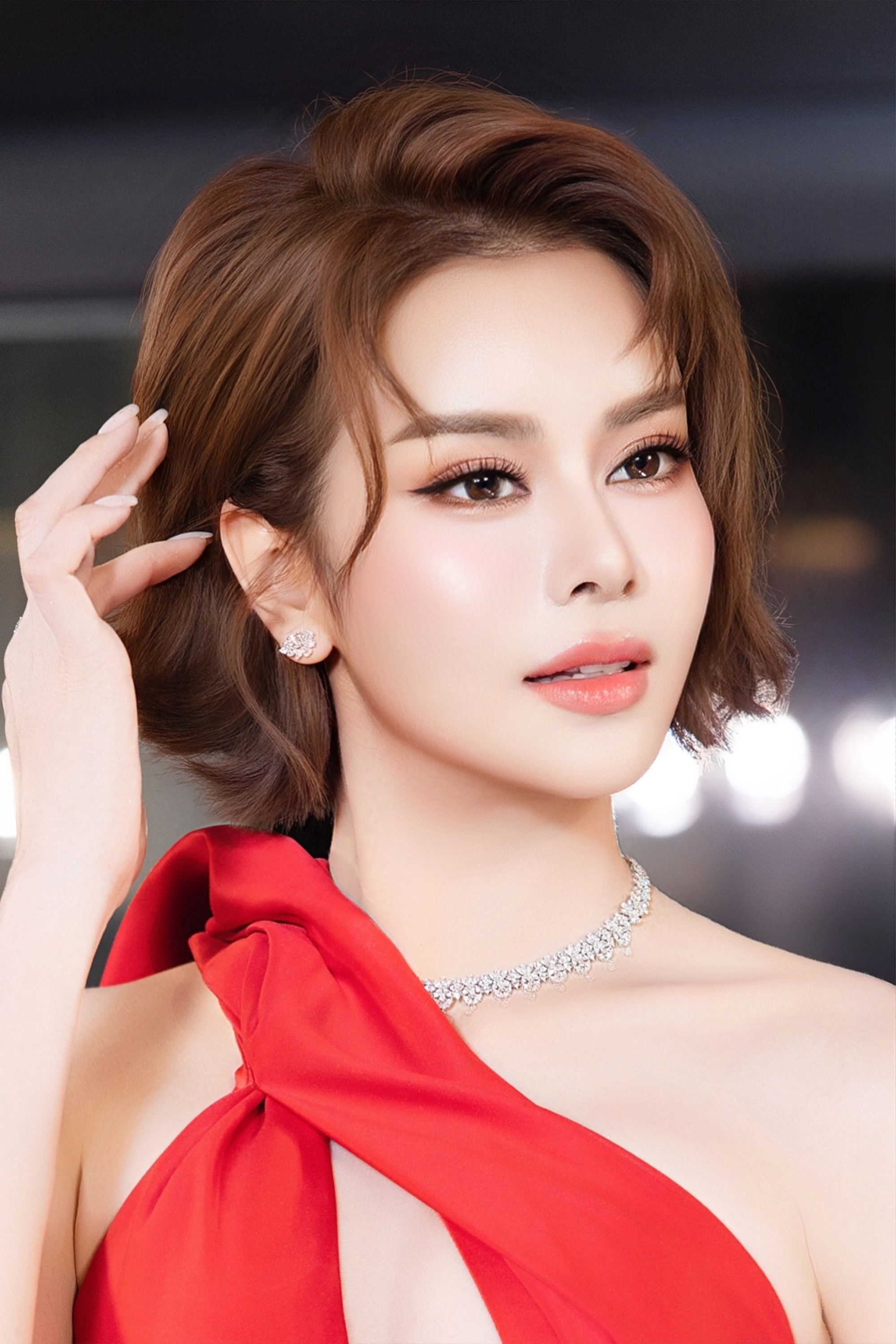 Hoa hậu Điện ảnh Sella Trương xuất hiện quyến rũ trên thảm đỏ, khoe đôi chân dài, làn da trắng sứ- Ảnh 6. Hoa hậu Điện ảnh Sella Trương xuất hiện quyến rũ trên thảm đỏ, khoe đôi chân dài, làn da trắng sứ- Ảnh 6.