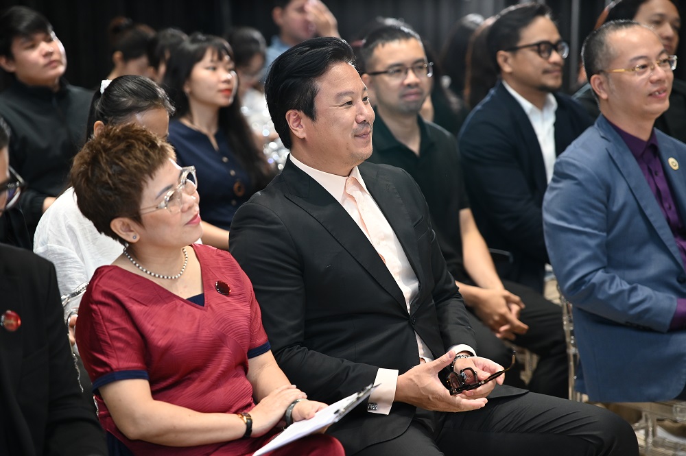 Khánh Thi:  Khánh Thi: