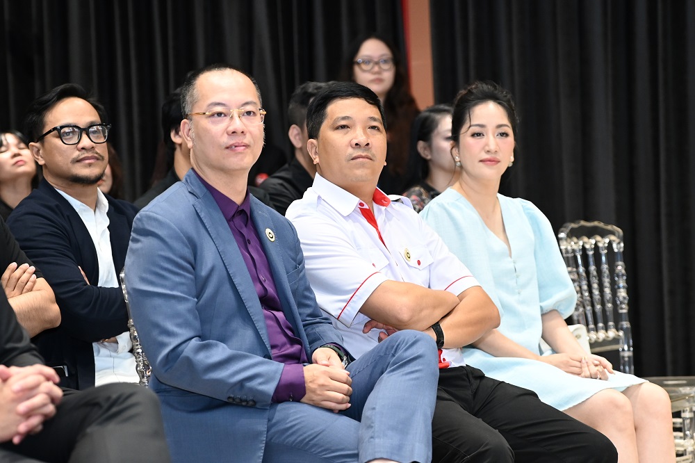 Khánh Thi:  Khánh Thi: