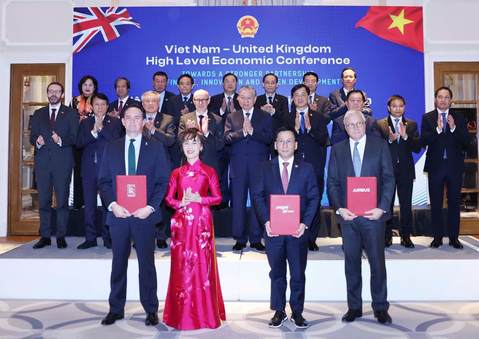 Vietjet đặt mua 100 tàu bay Airbus A321neo, đánh dấu cột mốc mới trong quan hệ hợp tác Việt Nam – Vương quốc Anh- Ảnh 3. Vietjet đặt mua 100 tàu bay Airbus A321neo, đánh dấu cột mốc mới trong quan hệ hợp tác Việt Nam – Vương quốc Anh- Ảnh 3.