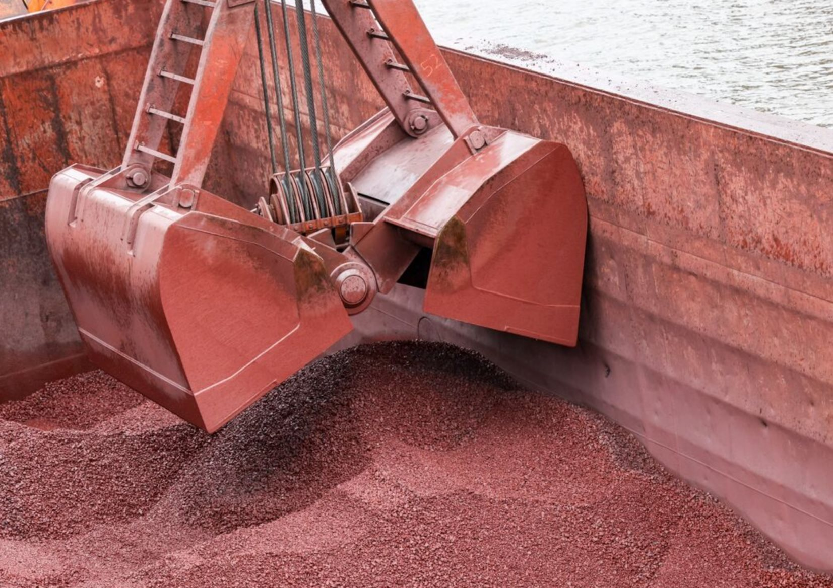 Không phải đất hiếm, Trung Quốc đang dùng 'quân bài' khác để xoay chuyển toàn bộ thị trường hàng hoá: Mua gần 100 triệu tấn hàng từ quốc gia G20 bằng Nhân dân tệ, quyết phi đô la hoá- Ảnh 1.