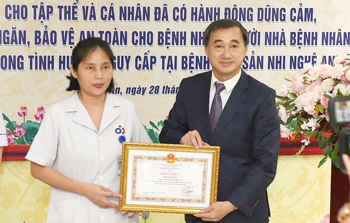 Thứ trưởng Y tế: Khi thầy thuốc bị đe dọa, bệnh nhân cũng mất an toàn- Ảnh 2. Thứ trưởng Y tế: Khi thầy thuốc bị đe dọa, bệnh nhân cũng mất an toàn- Ảnh 2.