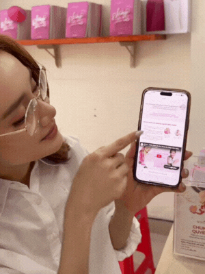 Vụ Nhã Phương hiến tóc nhuộm gây tranh cãi: Người trong cuộc và phía đơn vị nhận nói gì?- Ảnh 6. Vụ Nhã Phương hiến tóc nhuộm gây tranh cãi: Người trong cuộc và phía đơn vị nhận nói gì?- Ảnh 6.