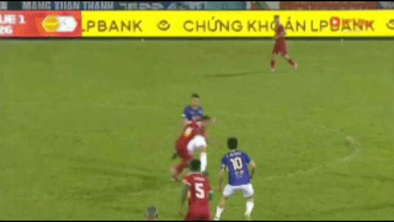 Va chạm với sao nhập tịch Việt Nam, nhà vô địch AFF Cup dính chấn thương đáng sợ, nhập viện gấp- Ảnh 2.