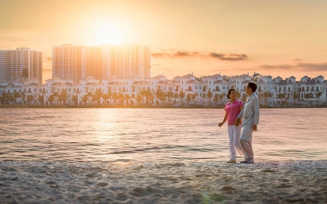 Một phân khúc BĐS được ví như "mỏ vàng" nhưng bị bỏ quên bất ngờ được 4 người phụ nữ danh giá nhà tỷ phú Việt làm "dậy sóng" - Ảnh 2. Một phân khúc BĐS được ví như "mỏ vàng" nhưng bị bỏ quên bất ngờ được 4 người phụ nữ danh giá nhà tỷ phú Việt làm "dậy sóng" - Ảnh 2.