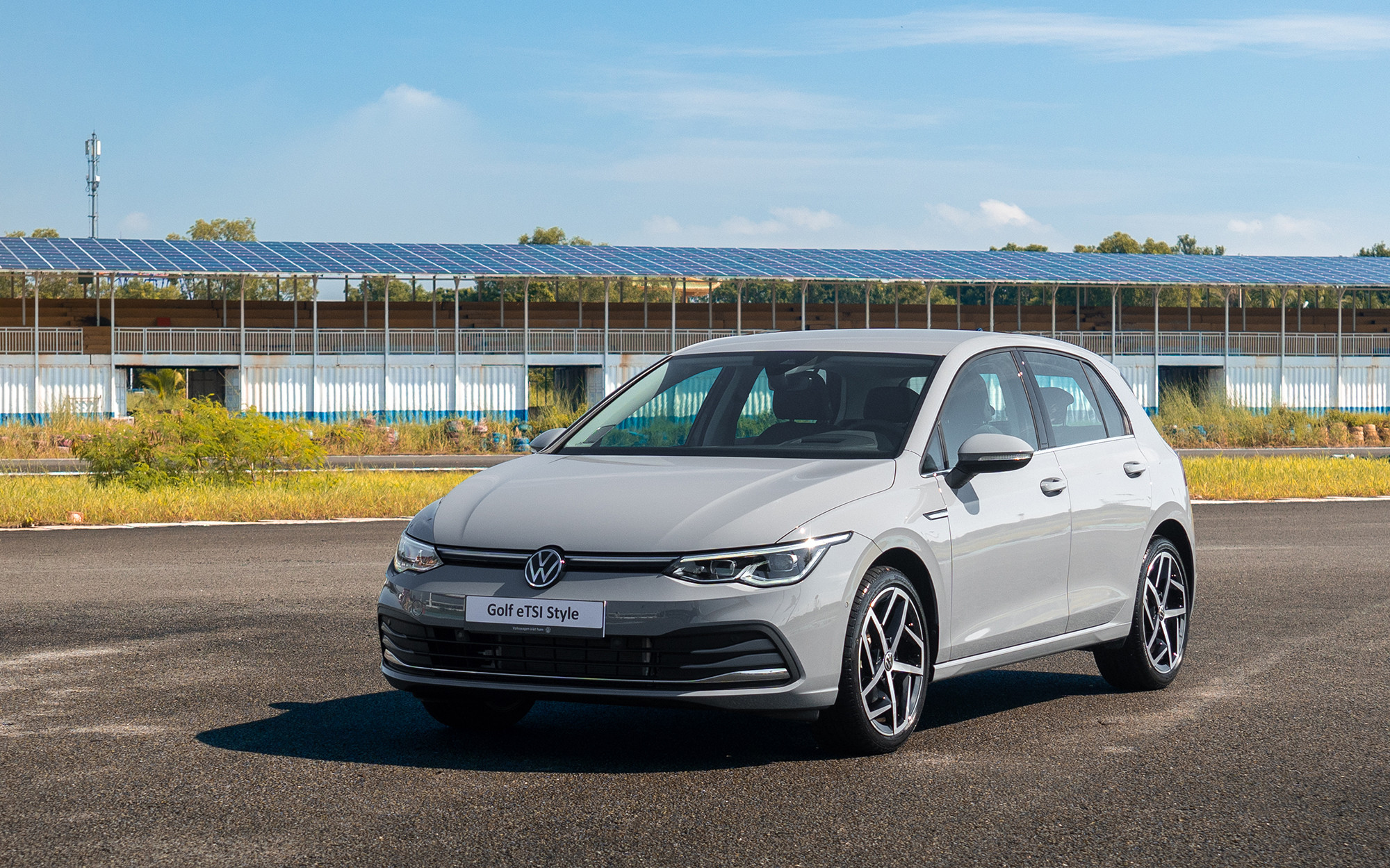 Volkswagen Golf ra mắt Việt Nam: Giá từ 798 triệu đồng, 6 phiên bản, mạnh nhất gần 320hp, thách thức Civic- Ảnh 9. Volkswagen Golf ra mắt Việt Nam: Giá từ 798 triệu đồng, 6 phiên bản, mạnh nhất gần 320hp, thách thức Civic- Ảnh 9.