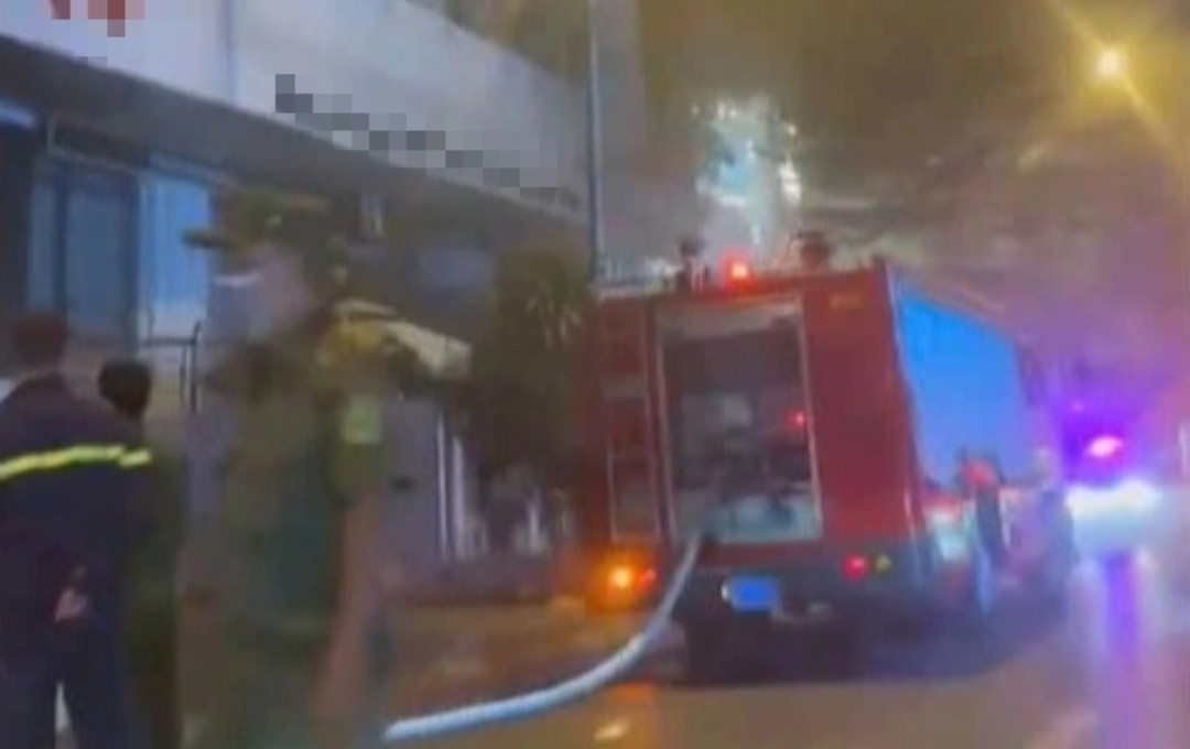 Hà Nội: Cháy phòng giao dịch ngân hàng ở đường Thụy Khuê- Ảnh 1.