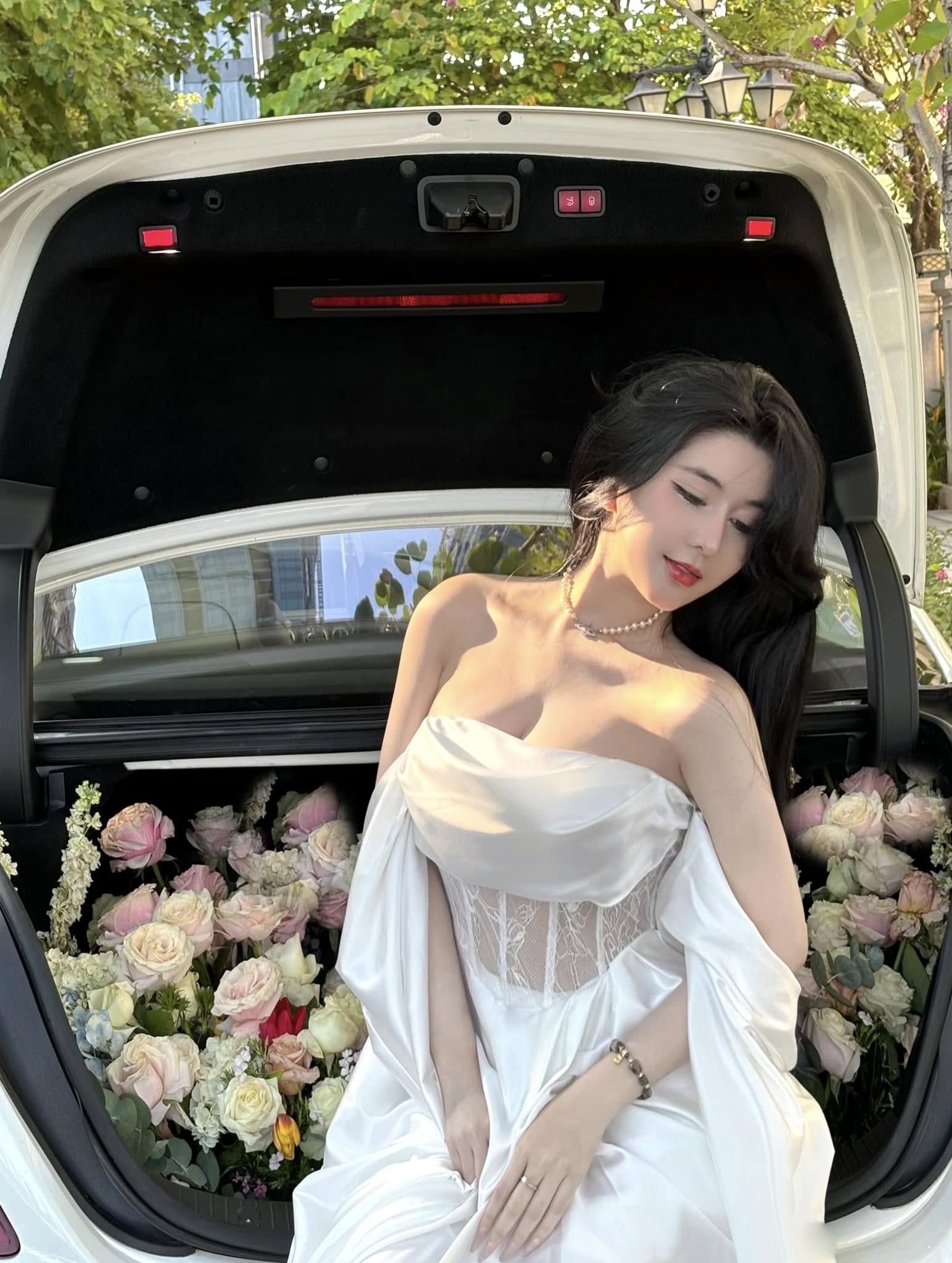 Hot girl 3 v&ograve;ng si&ecirc;u thực nhất Việt Nam khoe tiệc tỏ t&igrave;nh m&agrave; bị hiểu lầm&hellip; tiệc đo&aacute;n giới t&iacute;nh con- Ảnh 8.