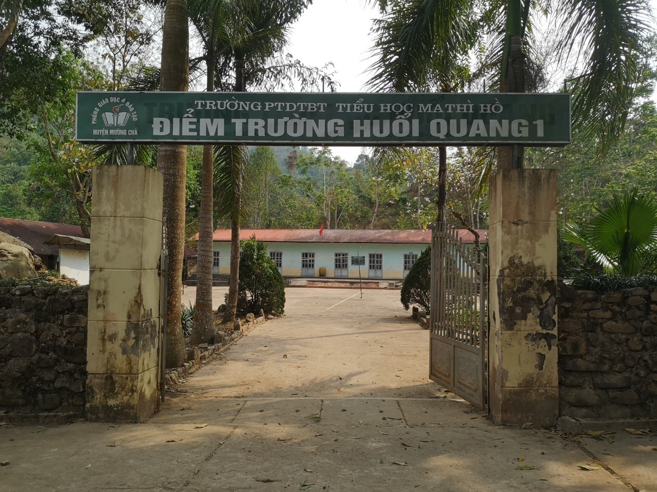 SOOBIN cùng fan đấu giá được số tiền lớn để xây trường ở vùng cao Điện Biên- Ảnh 4. SOOBIN cùng fan đấu giá được số tiền lớn để xây trường ở vùng cao Điện Biên- Ảnh 4.