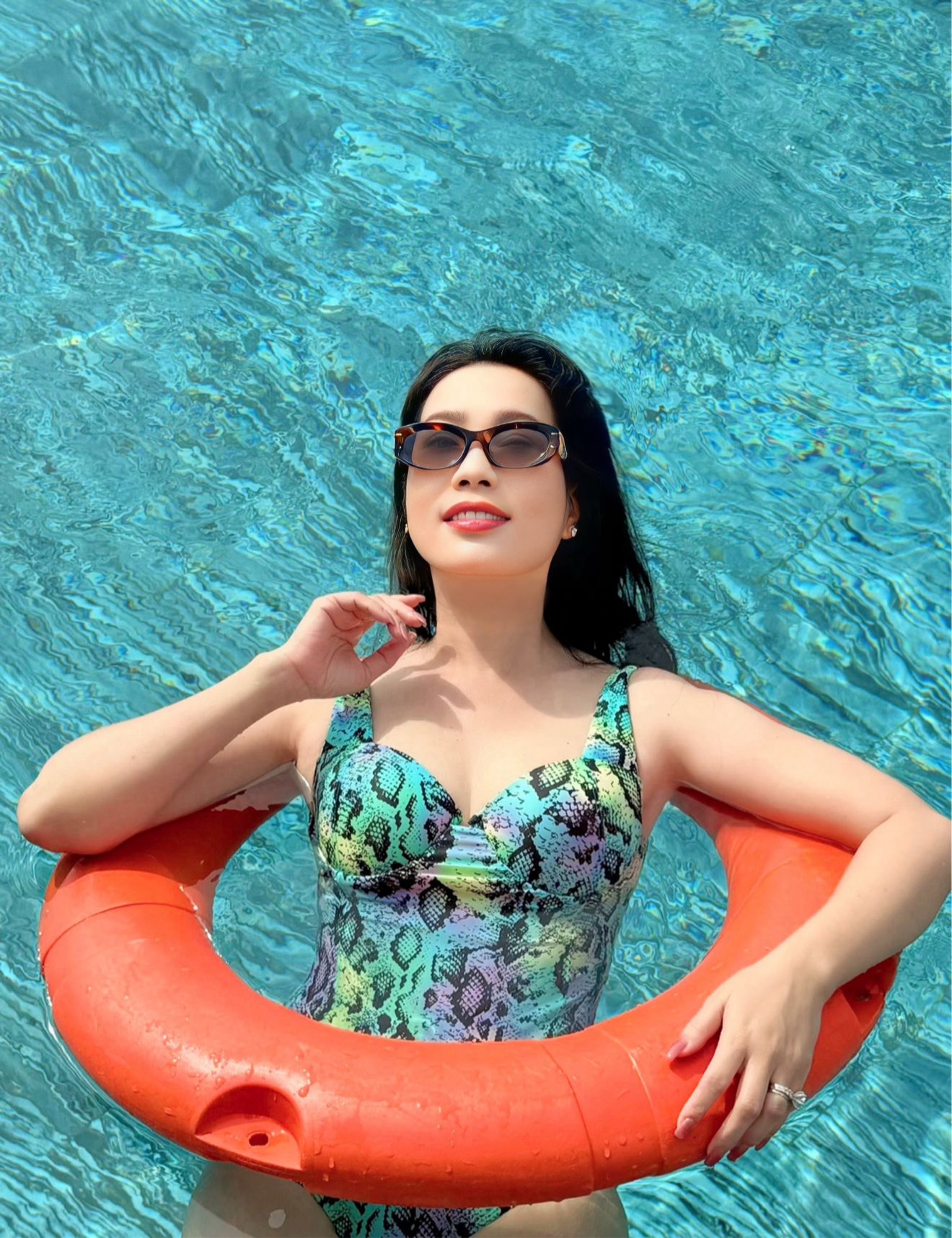 Nữ NSND là Phó Chủ tịch, vừa đỗ lớp Tiến sĩ: Hôn nhân viên mãn, 54 tuổi vẫn trẻ trung, body quyến rũ- Ảnh 13. Nữ NSND là Phó Chủ tịch, vừa đỗ lớp Tiến sĩ: Hôn nhân viên mãn, 54 tuổi vẫn trẻ trung, body quyến rũ- Ảnh 13.