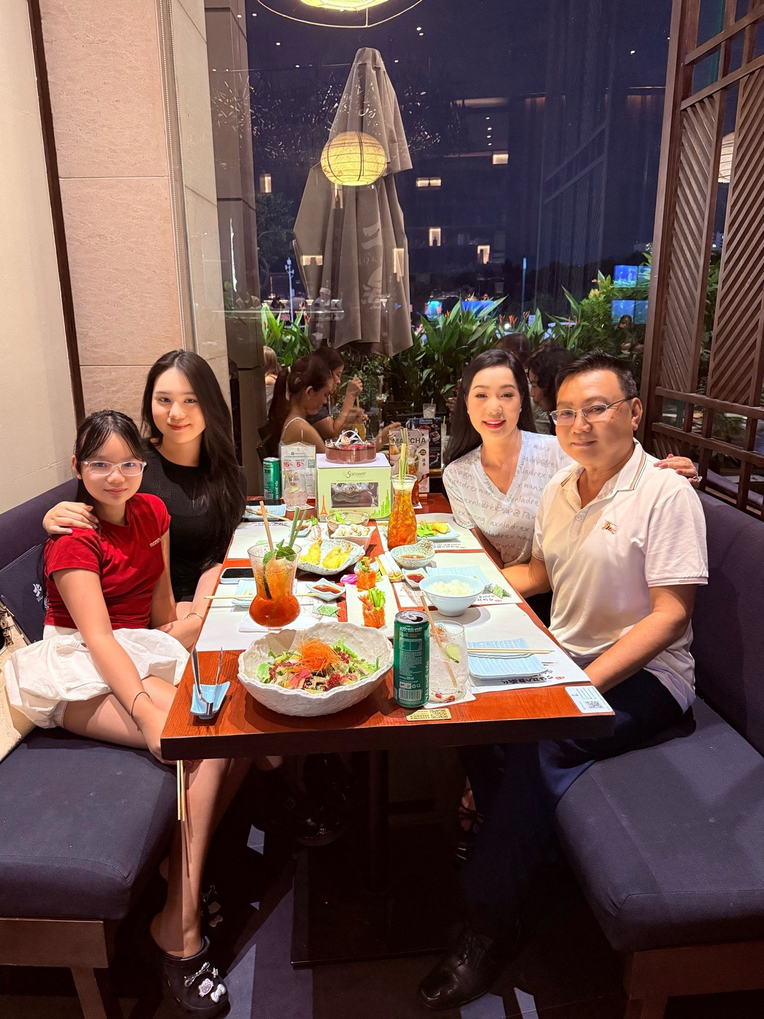 Nữ NSND là Phó Chủ tịch, vừa đỗ lớp Tiến sĩ: Hôn nhân viên mãn, 54 tuổi vẫn trẻ trung, body quyến rũ- Ảnh 12. Nữ NSND là Phó Chủ tịch, vừa đỗ lớp Tiến sĩ: Hôn nhân viên mãn, 54 tuổi vẫn trẻ trung, body quyến rũ- Ảnh 12.