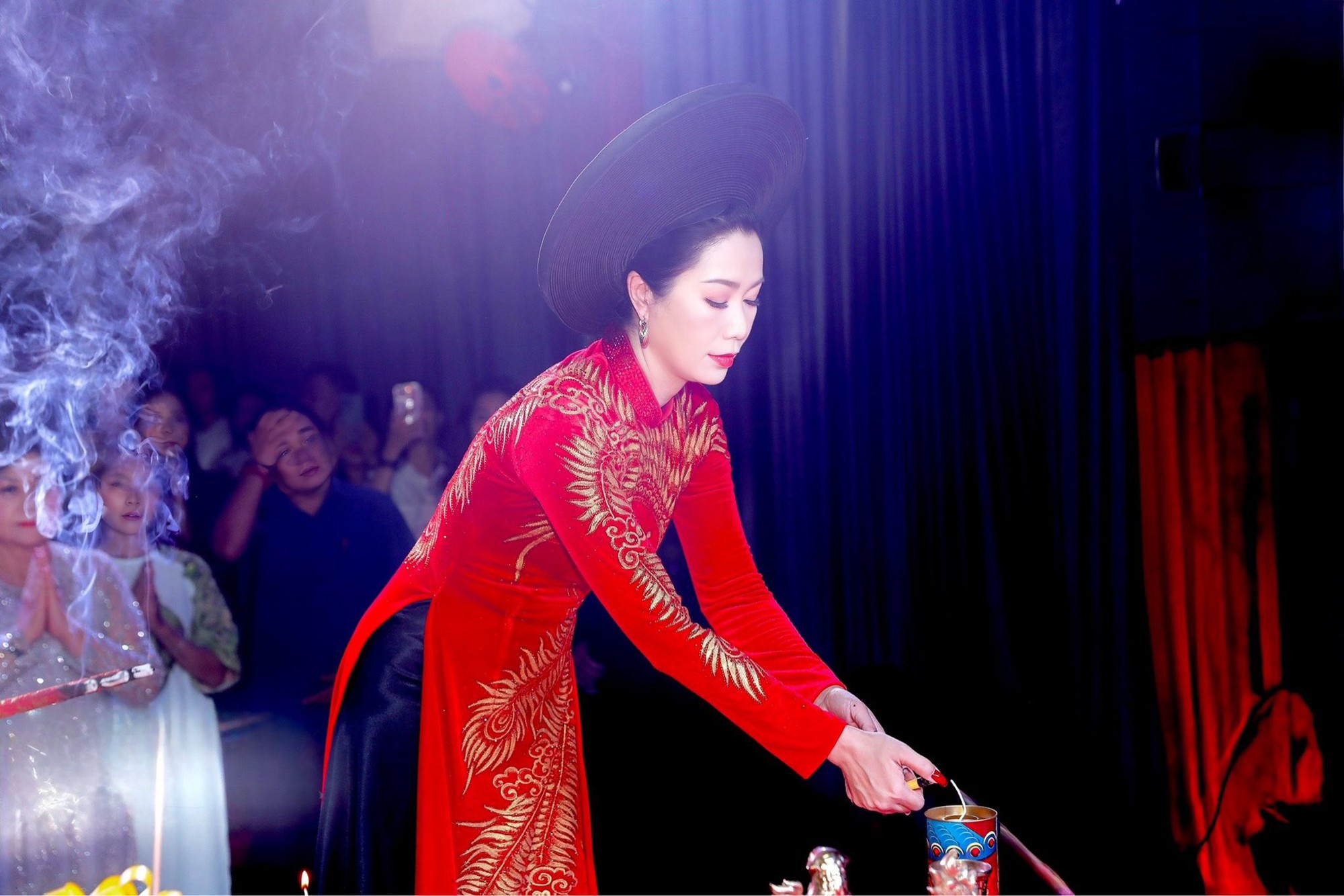 Nữ NSND là Phó Chủ tịch, vừa đỗ lớp Tiến sĩ: Hôn nhân viên mãn, 54 tuổi vẫn trẻ trung, body quyến rũ- Ảnh 2. Nữ NSND là Phó Chủ tịch, vừa đỗ lớp Tiến sĩ: Hôn nhân viên mãn, 54 tuổi vẫn trẻ trung, body quyến rũ- Ảnh 2.