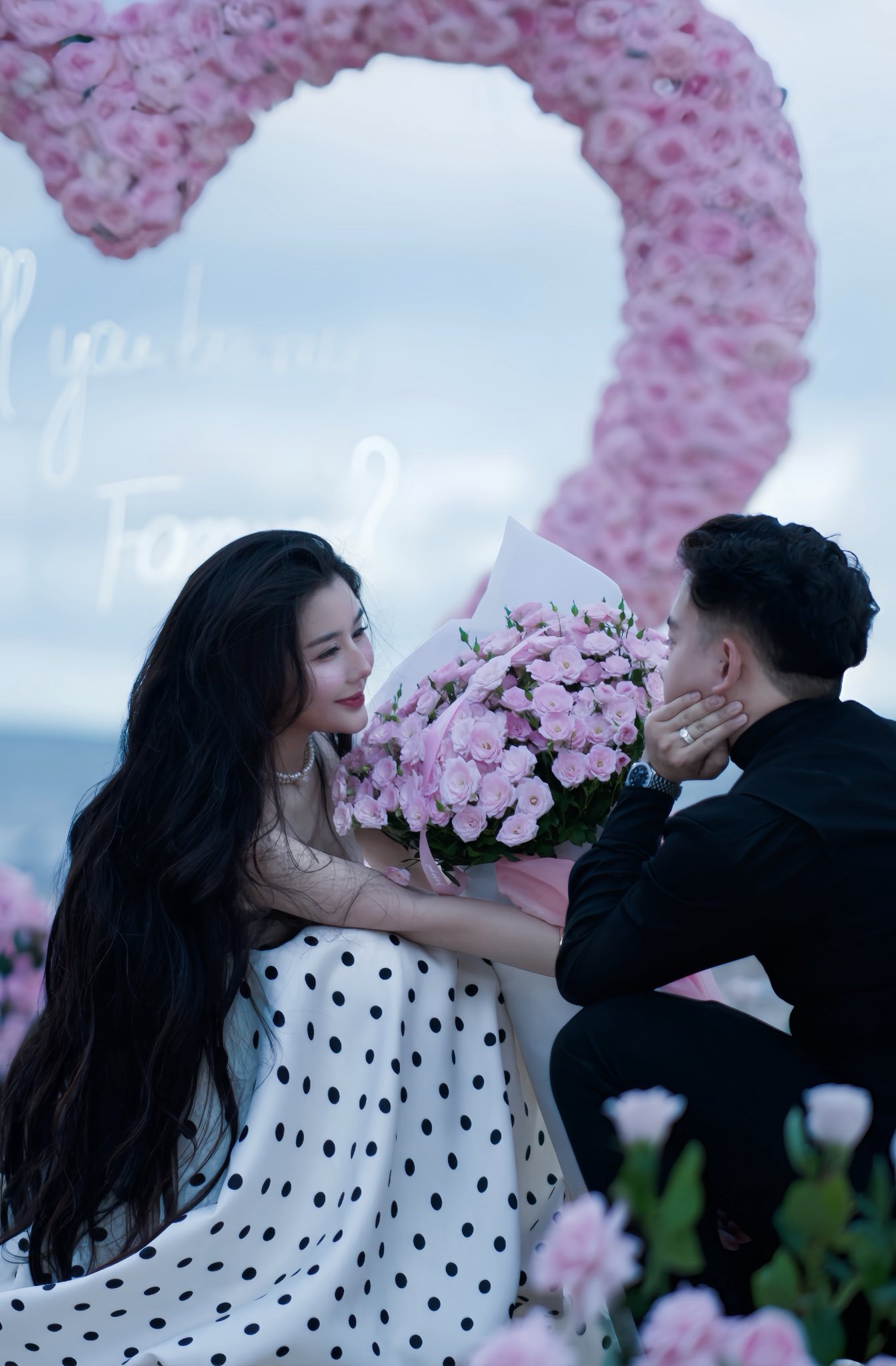 Hot girl 3 v&ograve;ng si&ecirc;u thực nhất Việt Nam khoe tiệc tỏ t&igrave;nh m&agrave; bị hiểu lầm&hellip; tiệc đo&aacute;n giới t&iacute;nh con- Ảnh 4.