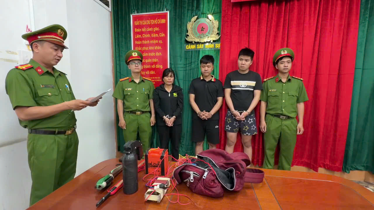 Công an TP HCM tạm giữ hình sự bà chủ lò chó- Ảnh 1. Công an TP HCM tạm giữ hình sự bà chủ lò chó- Ảnh 1.