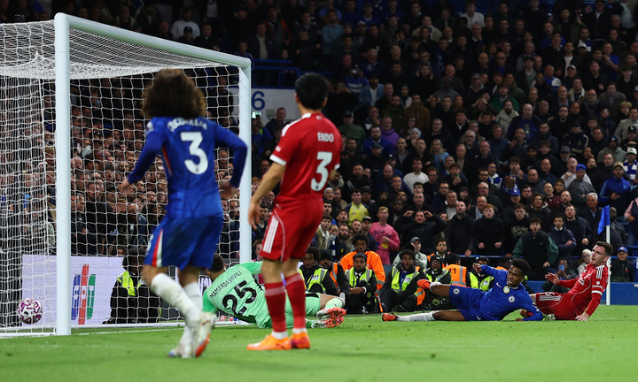 Kết quả Ngoại Hạng Anh: Sao 18 tuổi ghi bàn bù giờ, Chelsea thắng Liverpool 2-1- Ảnh 2.