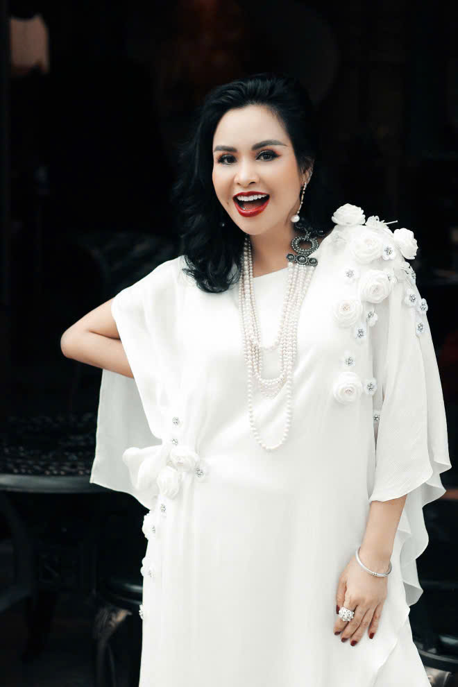 Nữ nghệ sĩ Việt bị kẻ lạ đánh tráo lúc chào đời: Đẻ con lúc 19 tuổi, sắp lên xe hoa- Ảnh 4. Nữ nghệ sĩ Việt bị kẻ lạ đánh tráo lúc chào đời: Đẻ con lúc 19 tuổi, sắp lên xe hoa- Ảnh 4.