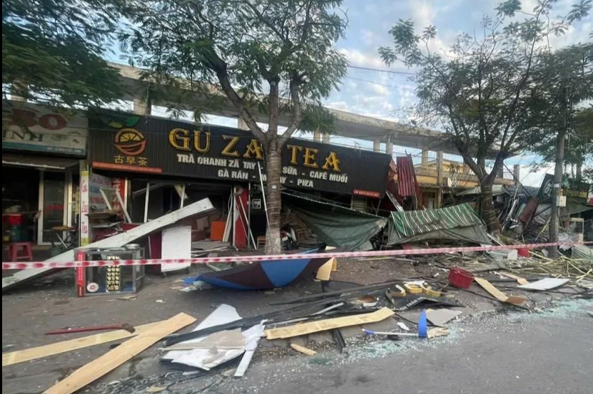 Nổ tại ki-ốt cạnh sận vận động, một số người bị thương- Ảnh 1.