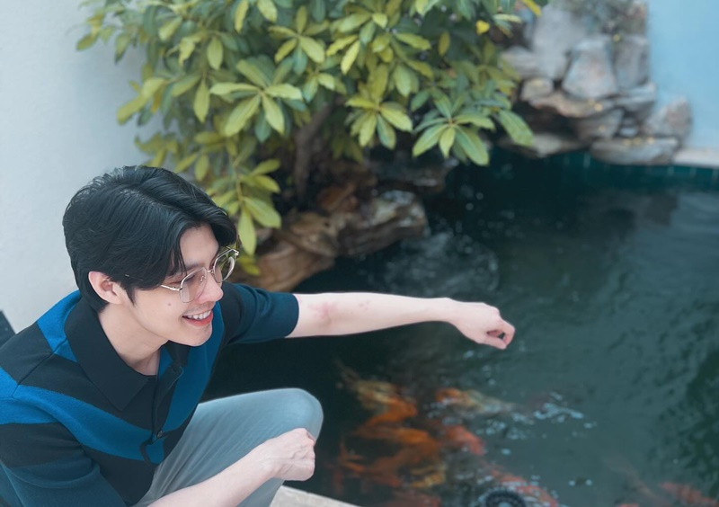 Nam ca sĩ đẹp trai bậc nhất showbiz, U40 sống trong biệt thự 22 tỷ ở TP.HCM, chưa lấy vợ sinh con- Ảnh 2.