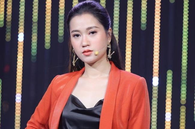 Nữ diễn viên nổi tiếng quỳ gối xin tiền từ thiện cho người nghèo: U40 là mẹ 2 con, xinh đẹp, chồng chiều- Ảnh 2. Nữ diễn viên nổi tiếng quỳ gối xin tiền từ thiện cho người nghèo: U40 là mẹ 2 con, xinh đẹp, chồng chiều- Ảnh 2.